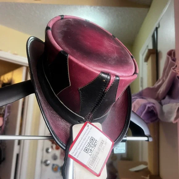 Steampunk hatter M Quinn - Picture 3 of 11